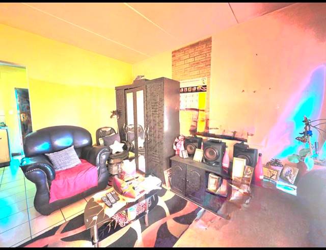 2 BEDROOM APARTMENT FOR SALE IN DAWN PARK